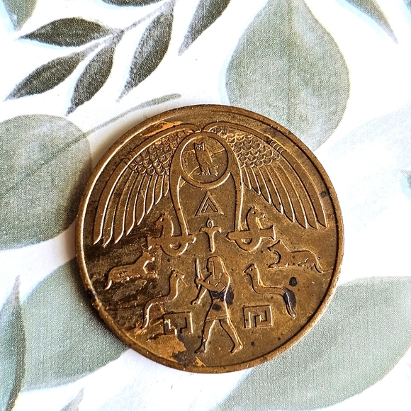 Vintage Good Fortune Lucky Coin Token • Horseshoe Clover Owl Egypt Design - Picture 6 of 6